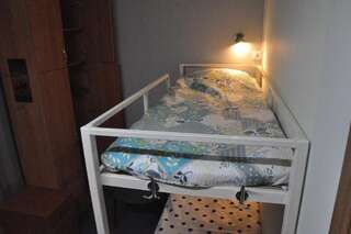 Хостелы Hostel 24 Алматы Кровать в общем 4-местном номере для мужчин и женщин-4