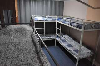 Хостелы Hostel 24 Алматы Кровать в общем 8-местном номере для мужчин и женщин-4
