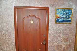 Хостелы Hostel 24 Алматы Кровать в общем 3-местном номере для мужчин и женщин-1