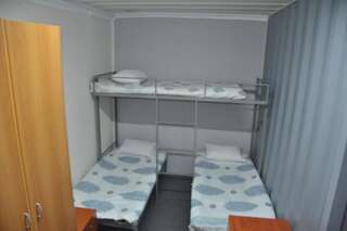 Хостелы Hostel 24 Алматы Кровать в общем 3-местном номере для мужчин и женщин-3
