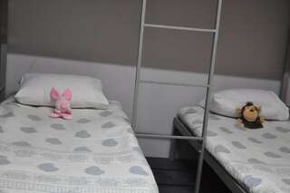 Хостелы Hostel 24 Алматы Кровать в общем 3-местном номере для мужчин и женщин-9